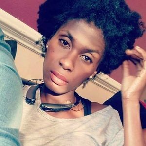 Meet your Posher, Dana